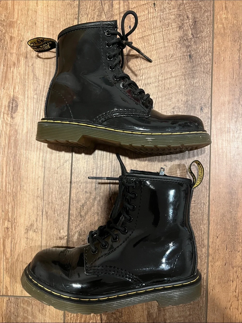 Dr. Marten’s Delaney Black Patent Leather Boots for Toddler Girl, size 11